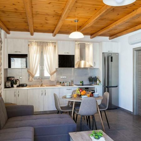 Marilena Natural Stone House, By Hellocrete Pigi  ภายนอก รูปภาพ