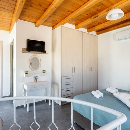 Marilena Natural Stone House, By Hellocrete Pigi  ภายนอก รูปภาพ