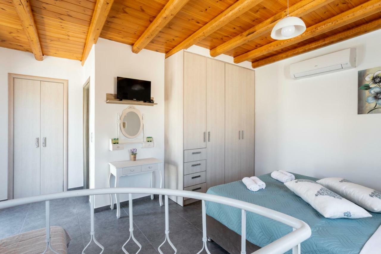 Marilena Natural Stone House, By Hellocrete Pigi  ภายนอก รูปภาพ