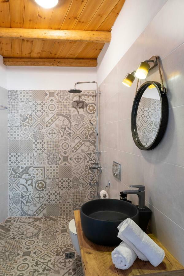 Marilena Natural Stone House, By Hellocrete Pigi  ภายนอก รูปภาพ