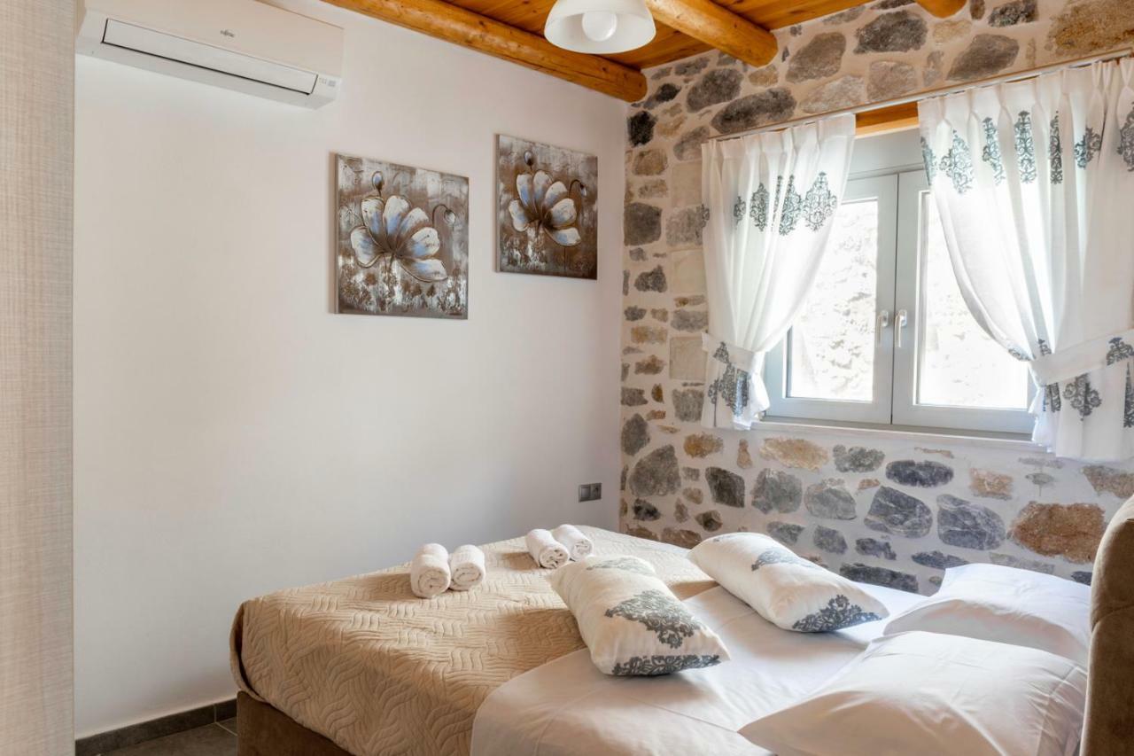 Marilena Natural Stone House, By Hellocrete Pigi  ภายนอก รูปภาพ
