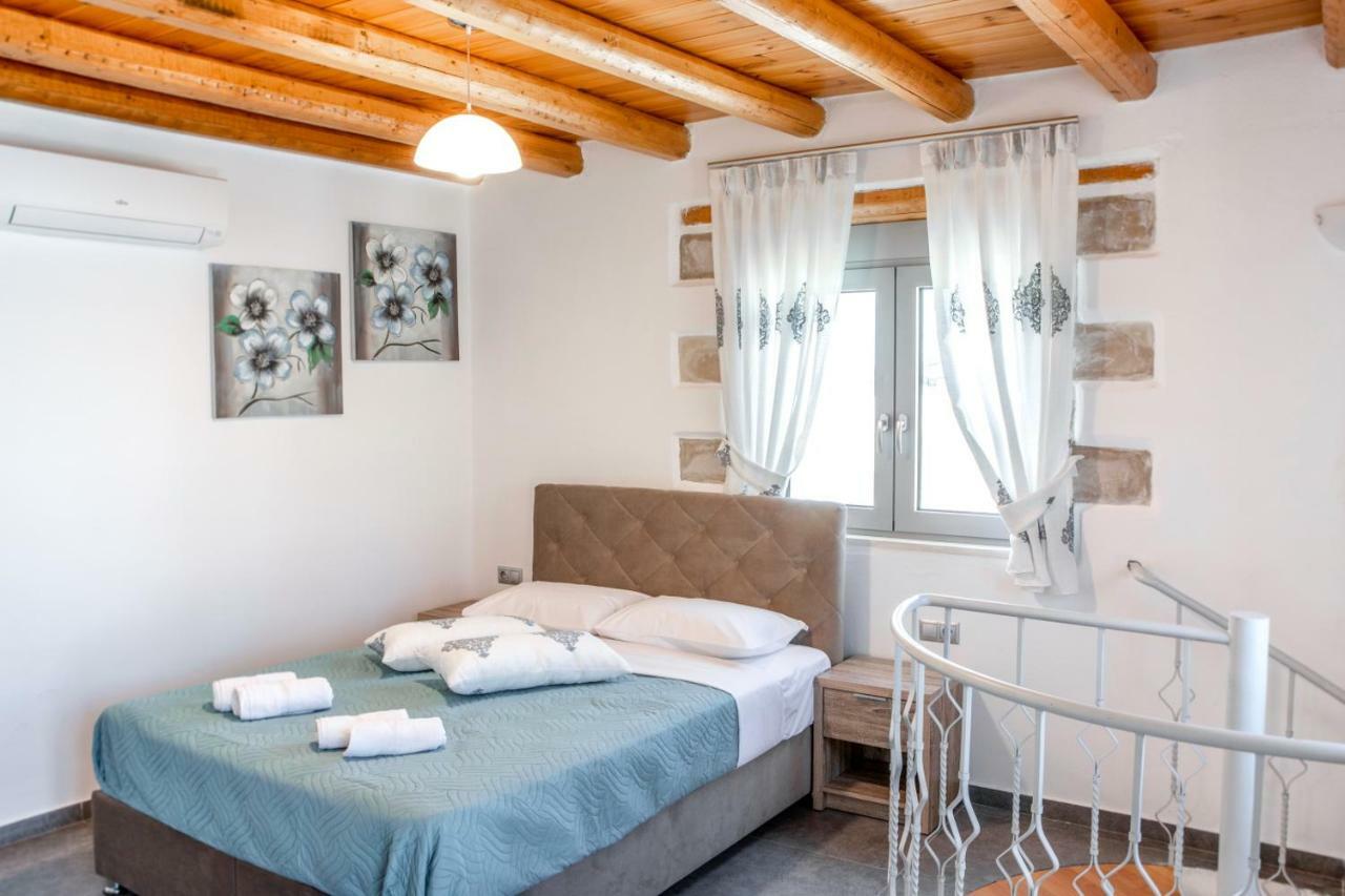 Marilena Natural Stone House, By Hellocrete Pigi  ภายนอก รูปภาพ