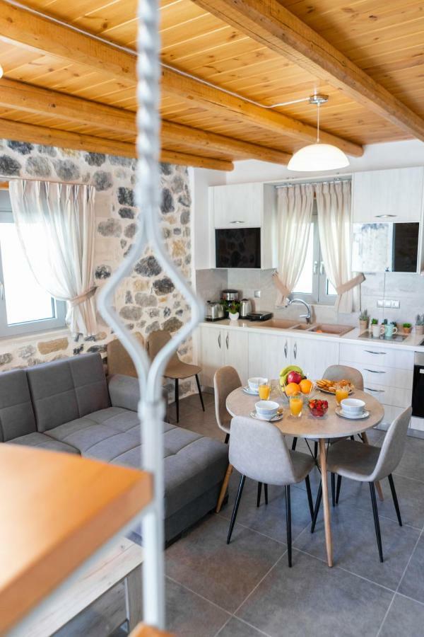 Marilena Natural Stone House, By Hellocrete Pigi  ภายนอก รูปภาพ