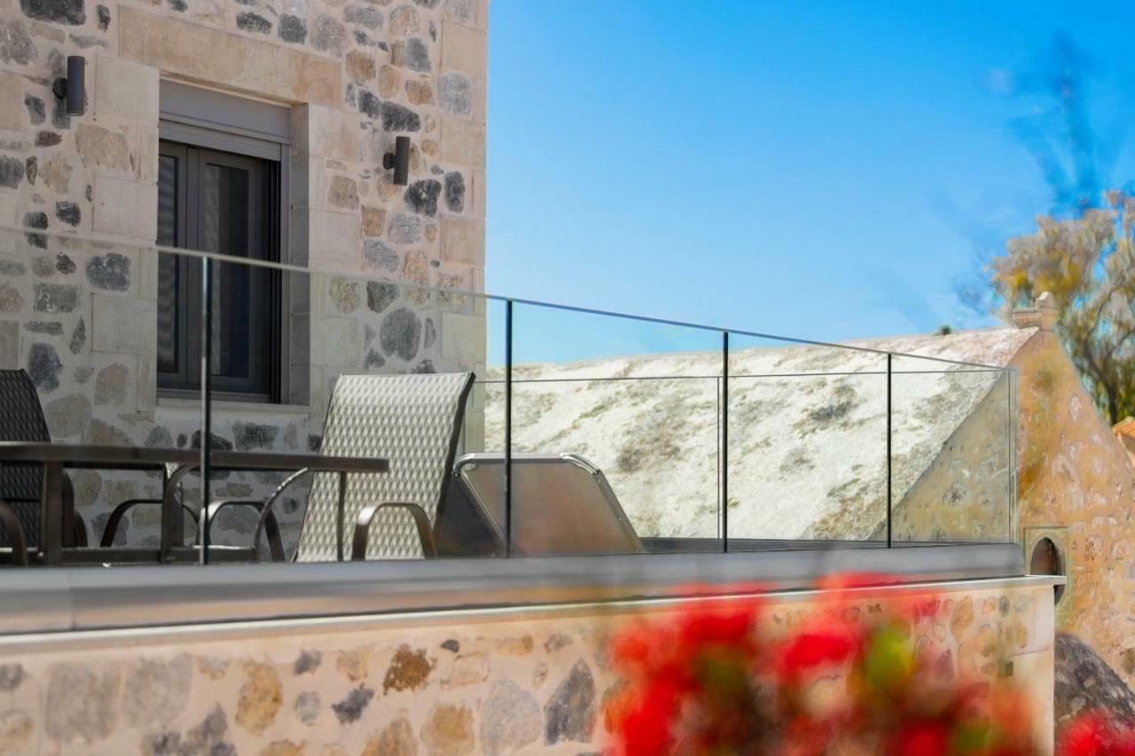 Marilena Natural Stone House, By Hellocrete Pigi  ภายนอก รูปภาพ
